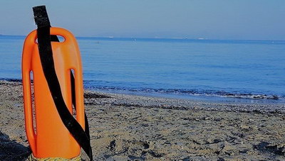 «Από μηχανής θεοί» δύο ναυαγοσώστες σε παραλίες των Μαλίων