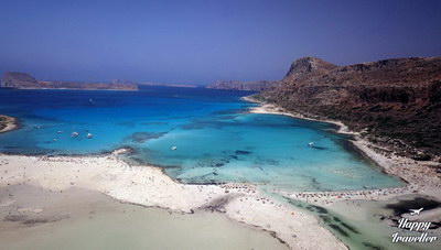 Απίστευτος συνωστισμός: Γεμάτη από κόσμο παραλία της Κρήτης