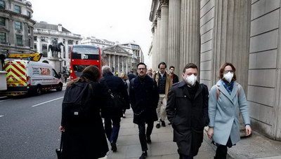 Βρετανία: Μετάδοση του κορωνοϊού «από σπίτι σε σπίτι»