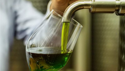 ΑΠΟΚΛΕΙΣΤΙΚΟ: Η κυβέρνηση να αγοράσει λάδι και να το προσφέρει σε πολίτες που πλήττονται λόγω κορωνοιου