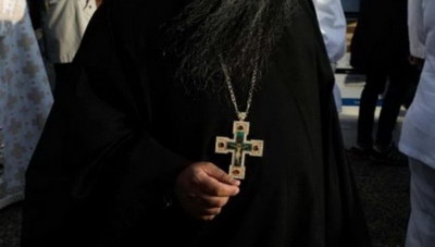 Θετικός στον κορωνοϊό αρχιμανδρίτης που δήλωνε «από τη Θεία Κοινωνία δεν υπάρχει κίνδυνος μετάδοσης»