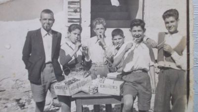 Διάφοροι τρόποι που έβγαζαν το χαρτζιλίκι τους κάποτε τα φτωχά παιδιά