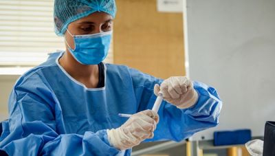 Ἡ πανδημία ὁδηγει σε κρίση δημοκρατίας