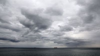 Πρόγνωση καιρού: Συννεφιασμένη Παρασκευή με τοπικές βροχές