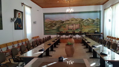 Κρήτη:  Πρόεδρος Κοινότητας έκανε κατάληψη στο Δήμο και πήγαν να τον συλλάβουν!