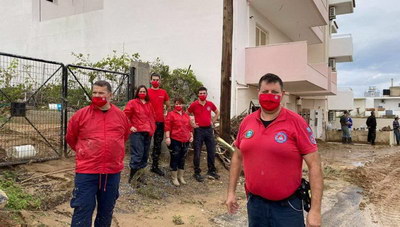 Κοντά στους πλημμυροπαθείς ο