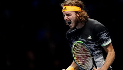 Δύο νίκες θέλει ο Τσιτσιπάς