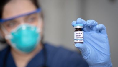 ΕΜΑ: Τέλος του έτους έως αρχές 2021 η αδειοδότηση των εμβολίων Covid-19 στην Ε.Ε.