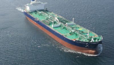 Ελληνικό τάνκερ χτυπήθηκε από νάρκη