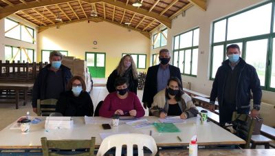 Ο Δήμος Χερσονήσου διένειμε τρόφιμα σε οικογένειες