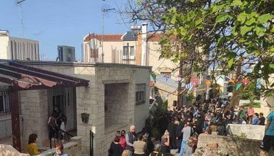 Κρήτη: Επέμβαση της Αστυνομίας σε παρεκκλήσι λόγω συνωστισμού (φωτογραφίες)