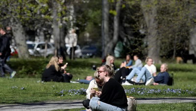 Σουηδία- Κορωνοϊός: Η χώρα με τα λιγότερο αυστηρά μέτρα και τους 5.800 νεκρούς