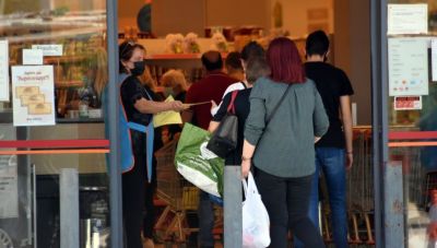 Τι αλλάζει στην λειτουργία επιχειρήσεων τροφίμων-πρατήρια-φαρμακεία: Δείτε την απόφαση