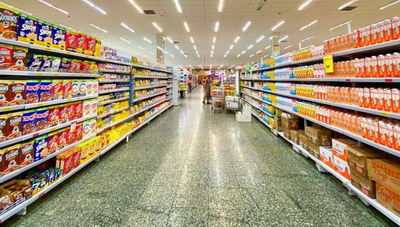 «Τα σούπερ μάρκετ να προσφέρουν μάσκες σε πελάτες που δεν έχουν»