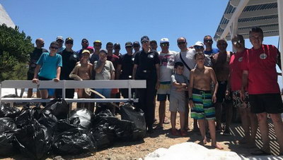 Επιχείρηση «καθαριότητα» στην παραλία του Τσούτσουρα