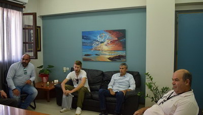 Οι ιδιοκτήτες ΤΑΧΙ συναντήθηκαν με τον Δήμαρχο Αγίου Νικολάου