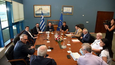 Συμφωνία με τον Υπουργό Εμπορικής Ναυτιλίας για την παραχώρηση της χερσαίας ζώνης στον Δήμο