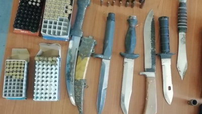 Μεσαρά: Με πιστόλι, σφαίρες, χασίς και... 9 μαχαίρια!