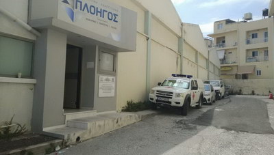 Ηράκλειο: Τι απέγινε ο δράστης που εισέβαλε στον «Πλοηγό» και αυτοτραυματίστηκε