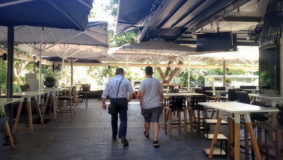 Καταργείται το όριο των 6 ατόμων ανά τραπέζι σε καφέ και εστιατόρια!