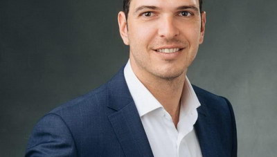 O Mαρκογιαννάκης και η... τουριστική καμπάνια