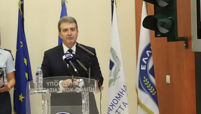 Τους «ξήλωσε» όλους ο Υπουργός...