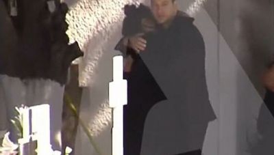 Τι είπε ο δολοφόνος της Καρολάιν στη μητέρα της πριν τον πάρουν οι αστυνομικοί από το μνημόσυνο