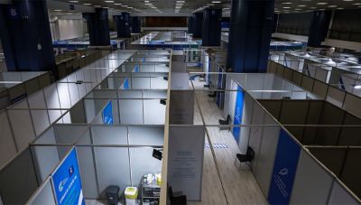 Ξεκινούν οι εμβολιασμοί στα δύο νέα mega εμβολιαστικά κέντρα της Αττικής