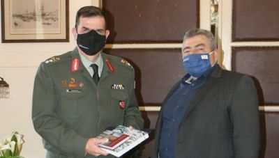 Εθιμοτυπική επίσκεψη του νέου Διοικητή Πεδίου Βολής Κρήτης στον Αντιπεριφερειάρχη Χανίων