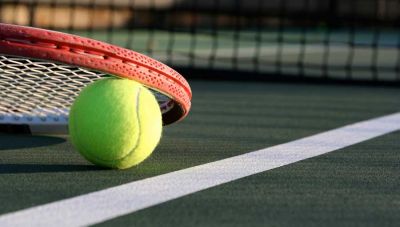 Κρήτη: Καρφώθηκε σφαίρα στο γήπεδο ενώ έπαιζαν τένις