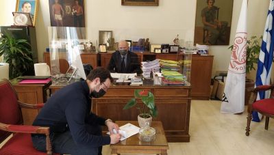Υπεγράφη η σύμβαση για τη «Συντήρηση Δημοτικών Κτιρίων»