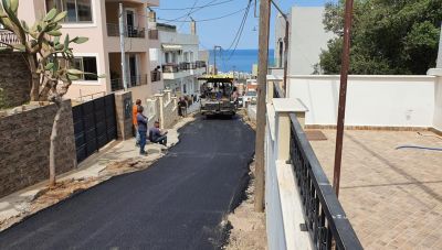 Ασφαλτόστρωση δρόμου στο Κουτουλουφάρι
