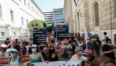 Ηράκλειο: Στους δρόμους γονείς και εκπαιδευτικοί