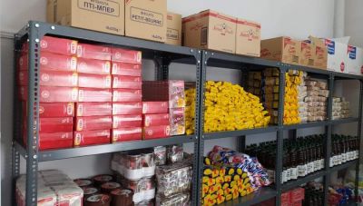 Τρόφιμα σε κοινωνικά παντοπωλεία για τη στήριξη οικογενειών