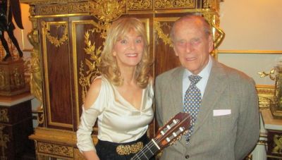 O πρίγκιπας Φίλιππος αλληλογραφούσε επί 40 χρόνια με μια γυναίκα - Τι λέει η ίδια