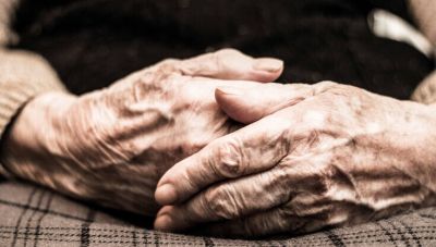 Ιδιοκτήτρια γηροκομείου Χανίων: «Ψευδείς και με σκοπιμότητα οι καταγγελίες, η αλήθεια θα φανεί» (βίντεο)