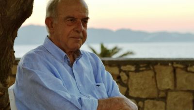 Ο Δήμαρχος Ηρακλείου Βασίλης Λαμπρινός για το Πάσχα
