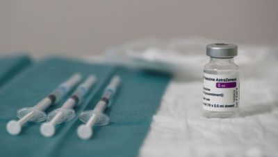 Αξιωματούχος EMA: Σύνδεση του εμβολίου της AstraZeneca με τις θρομβώσεις