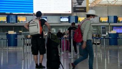 Μαστίγιο και καρότο από τη βρετανική κυβέρνηση για τις καλοκαιρινές διακοπές