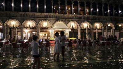 Βενετία: Πλημμύρισε εν μέσω Αυγούστου η πλατεία Αγίου Μάρκου