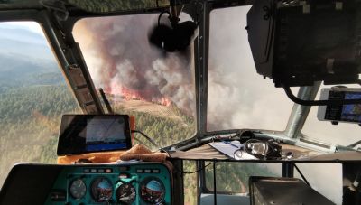 Ο Κρητικός «ιπτάμενος» που συμμετέχει στην κατάσβεση των πυρκαγιών στην Εύβοια (ΦΩΤΟ)