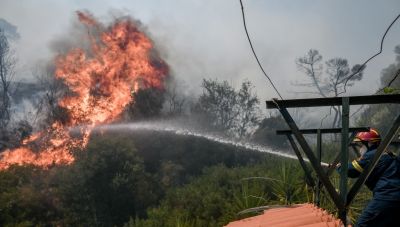 Βίλια: Σε εξέλιξη το πύρινο μέτωπο-Συνεχίζεται η επιχείρηση κατάσβεσης
