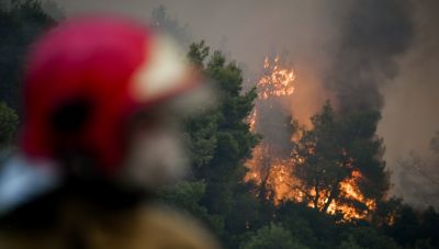Σε ύφεση οι φωτιές σε Βίλια και Μαρμάρι Ευβοίας -Σε επιφυλακή η Πυροσβεστική