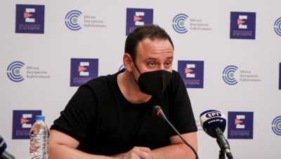 «Δεν αποκλείω 3η δόση εμβολίου σε όλους»