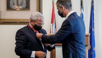 Με το Μετάλλιο της Πόλεως των Αθηνών τιμήθηκε ο Μενέντεζ