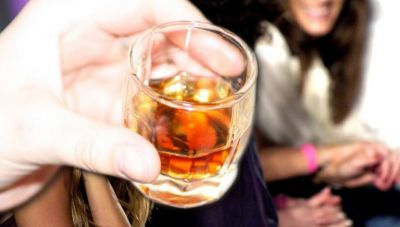 Κρήτη: Στο νοσοκομείο έφηβος μετά από κατανάλωση αλκοόλ