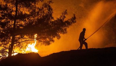 Τουρκία: Yπό έλεγχο πυρκαγιά που απειλούσε θερμοηλεκτρικό σταθμό