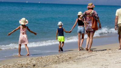 ΟΑΕΔ: 47.000 επιταγές κοινωνικού τουρισμού ενεργοποιήθηκαν 16-31 Ιουλίου