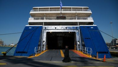 Ανεστάλη η απεργία στα πλοία-Αναχωρούν στις 9 από Πειραιά-Μεγάλη ταλαιπωρία των επιβατών