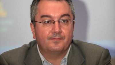 Μόσιαλος: Η αναμνηστική δόση προστατεύει από την Όμικρον